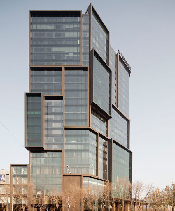 50 Glass Architecture Examples