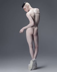 Sculpturally Masculine Portraits Image 4