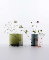 Diamond-Shaped Flower Holders Image 2