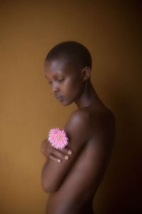 Mysterious Feminine Editorials Image 6