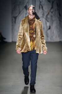 Edgy Two-Faced Runways Image 2