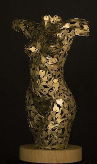 Sculpting Female Curves With Coins Image 2