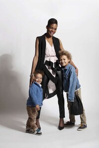 Love-Spreading Fashion Campaigns Image 3
