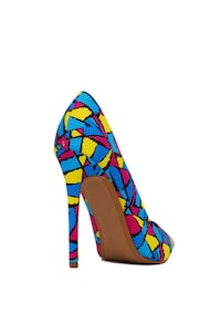 Graphic Pop Art Heels Image 5