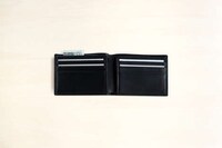 Minimalist Smart Wallets Image 8
