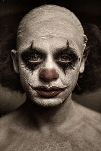 Grotesque Clown Portraits Image 7