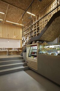 Shipping Crate Cafes Image 4