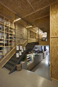 Shipping Crate Cafes Image 7