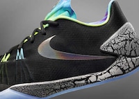 Shuffle-Friendly Basketball Shoes Image 4