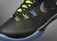 Shuffle-Friendly Basketball Shoes Image 5