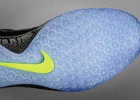 Shuffle-Friendly Basketball Shoes Image 6