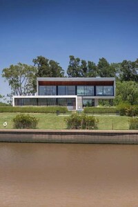 Opulent Maritime Clubhouses Image 3