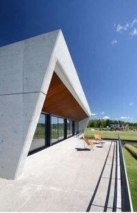 Opulent Maritime Clubhouses Image 4