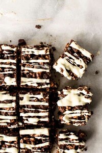 Popcorn-Infused Cranberry Bars Image 8