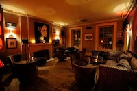 Art-Centric Social Clubs Image 8