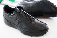 Ultramodern Golf Attire Image 5