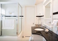 Historic Residence Accommodations Image 8
