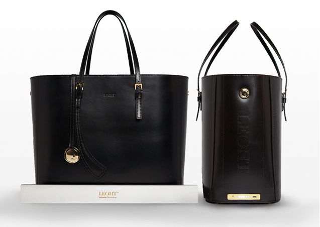 Gadget-Charging Totes