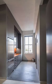 Casual Upscale Workplaces Image 6