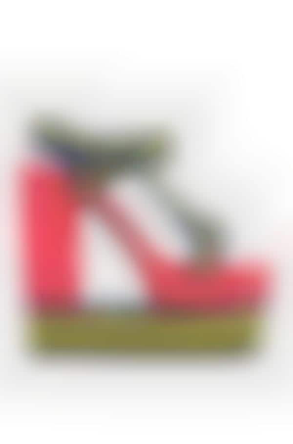Nostalgic Velcro Platforms