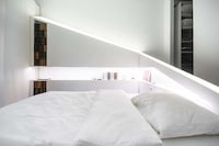Angular Partitioned Sleepers Image 8