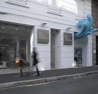 Surging Retail Displays Image 2