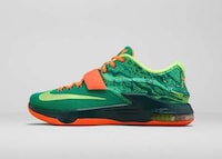 Weatherman-Inspired Shoes Image 7