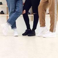Female-Only Sneaker Shops Image 3