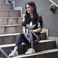 Female-Only Sneaker Shops Image 6