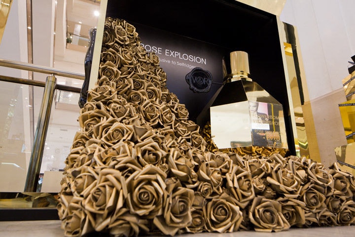Golden Flowering Kiosks