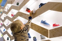 Automated Footwear Displays Image 2