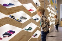 Automated Footwear Displays Image 3