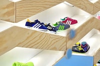 Automated Footwear Displays Image 6