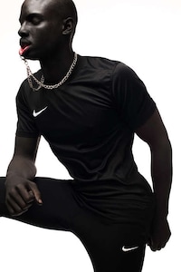 Vanguard Sportswear Editorials Image 3