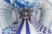 Mobile Bus Boutiques Image 4