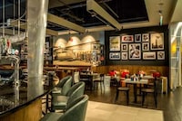 Aviation-Themed Airport Bars Image 5