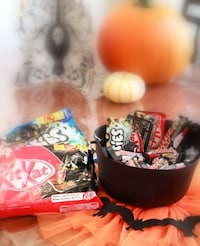 Spooky Holiday Chocolate Bars Image 3