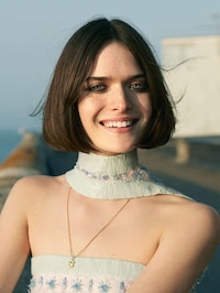 Juxtaposed Glamor Editorials Image 2