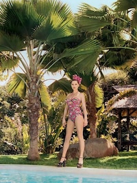 Impassioned Vacationing Editorials Image 6