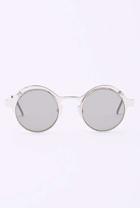 Edgy Sunglasses DIYs Image 3