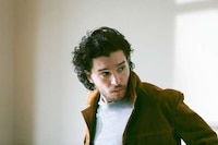 Understated Heartthrob Editorials Image 2