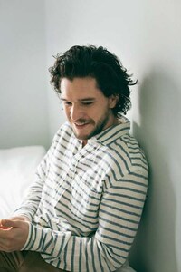 Understated Heartthrob Editorials Image 4