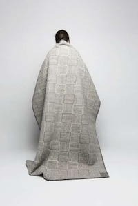 Minimal Decorative Blankets Image 7