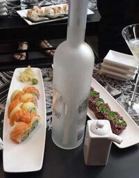 Cocktail-Centric Holiday Campaigns Image 8