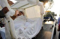 Weddings on Portable Beds Image 2