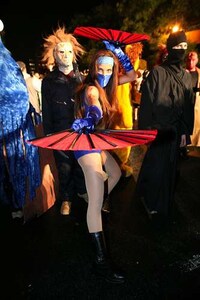 Giant Public Parties Image 6