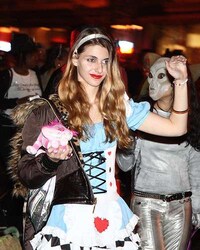 Giant Public Parties Image 7