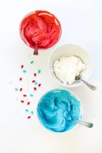 Popsicle-Inspired Holiday Cakes Image 4