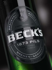 Three-Pack Beer Branding Image 3
