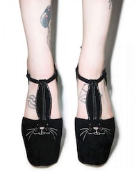Rabbit-Themed Heels Image 2